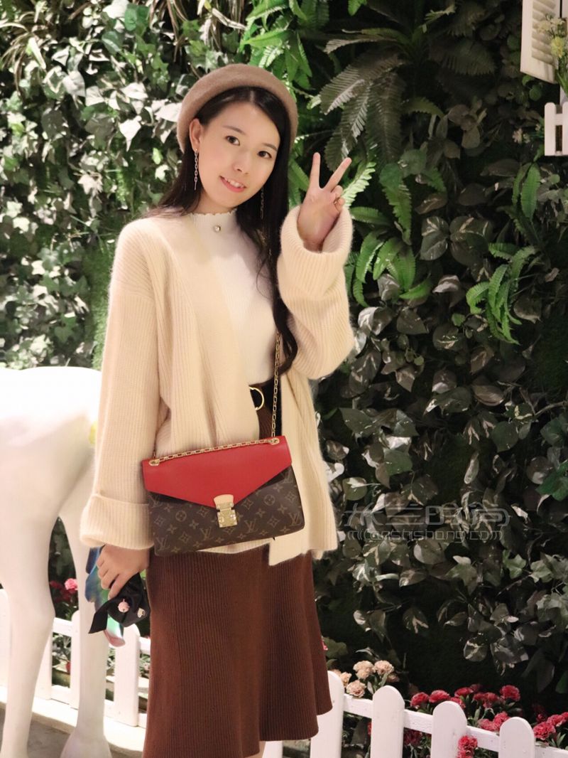 LV pallas Chain經(jīng)典款鏈條包紅色信封包圖片價(jià)格上身圖全集分享 (2)