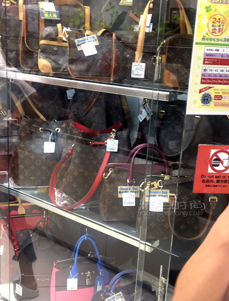 七千多居然買3個(gè)LV包包？日本中古店情報(bào)大公開，來日本怎么能不逛下中古店呢 (2)