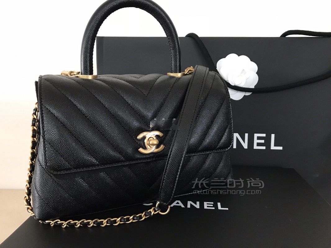 細(xì)數(shù)這兩三年買過的包包 開始買奢侈品包包是在畢業(yè)之后上學(xué)的時(shí)候都隨便買 (2)