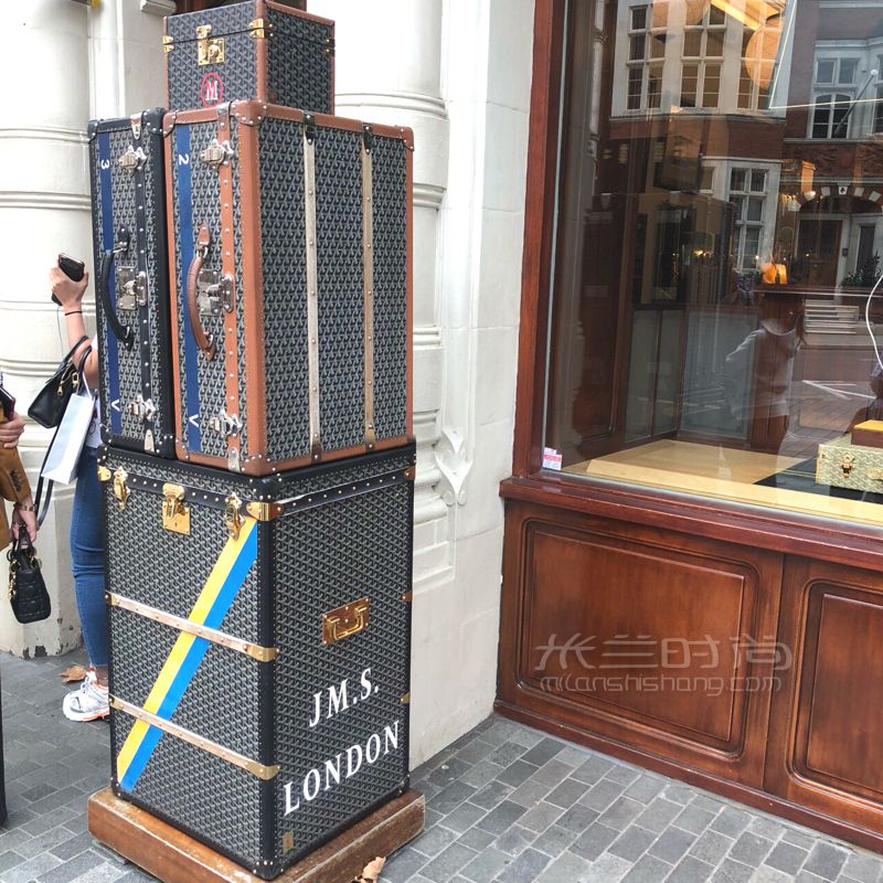 goyard在英國(guó)唯一一家店買(mǎi)的。我的奢侈品包包跟朋友看了好久 (6)