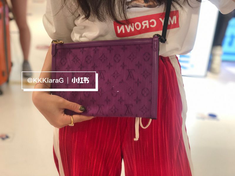 LV ————Falt Messger郵差包安利M44641,lv旅行包最大型號_9