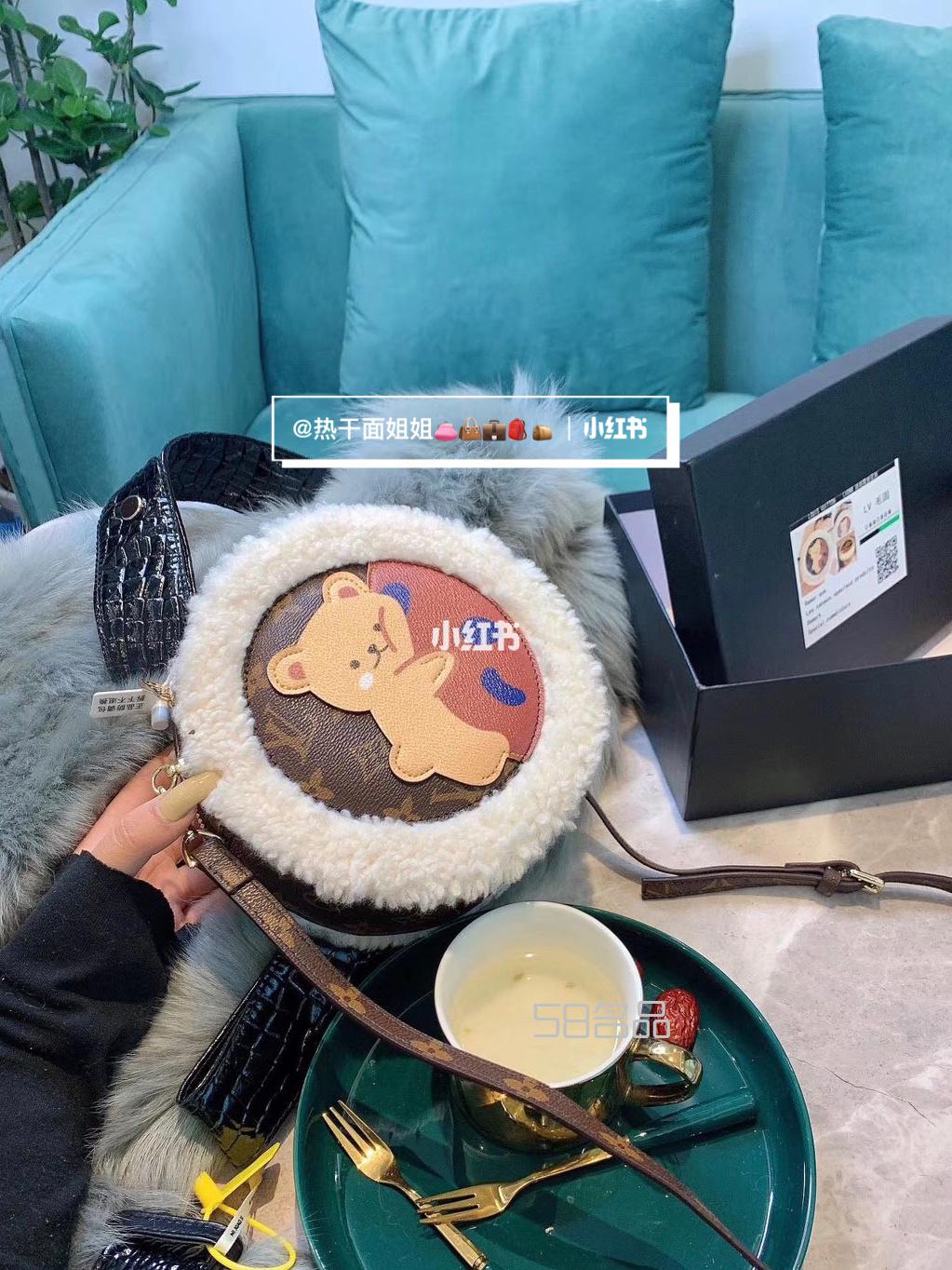 毛茸茸的新款lv圓餅包我覺得小熊好可愛,lvspeed包包圖片_5