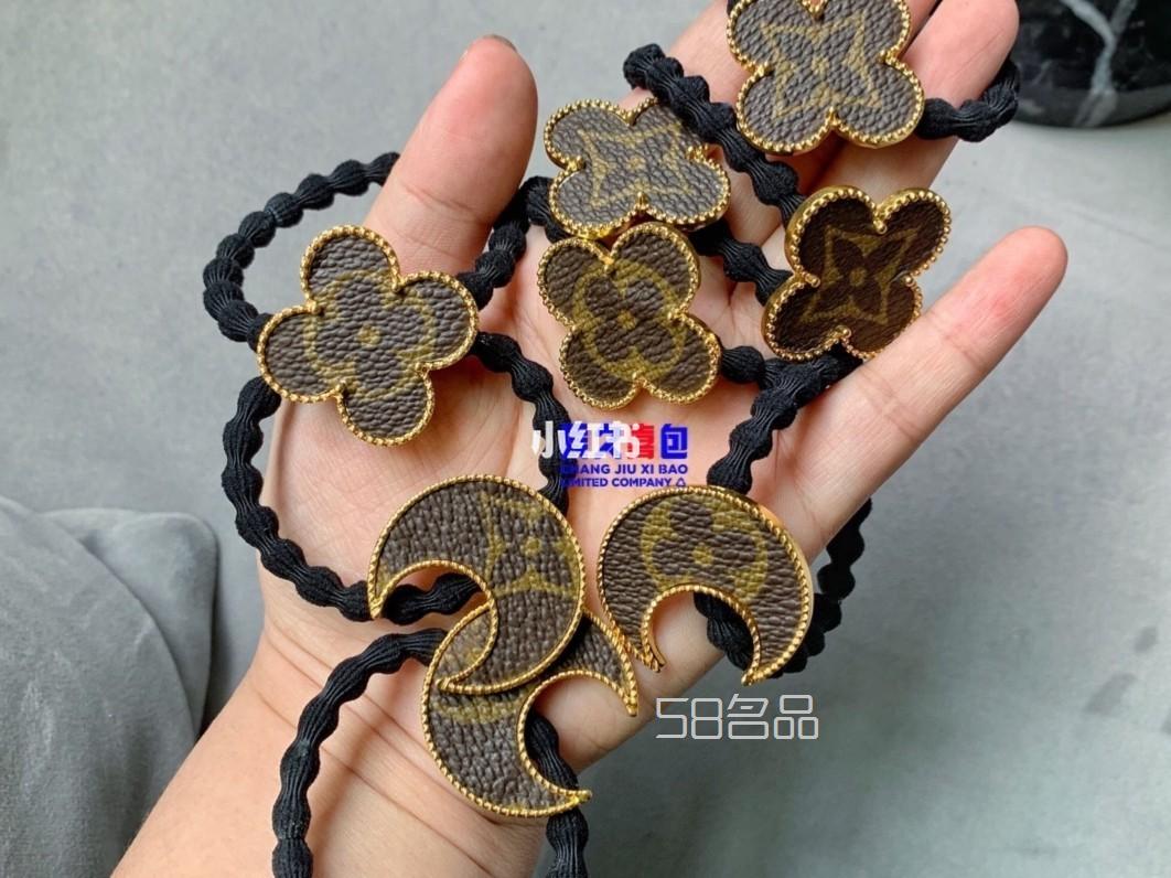 用LV包包裁剪出來的小發(fā)夾！也太特別了吧！,lv的戒指m號(hào)對(duì)應(yīng)幾號(hào)_1