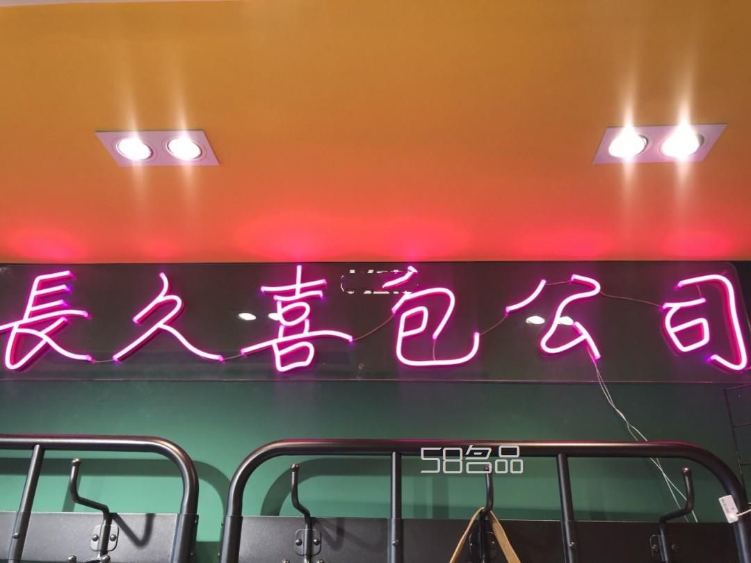 用LV包包裁剪出來的小發(fā)夾！也太特別了吧！,lv的戒指m號(hào)對(duì)應(yīng)幾號(hào)_5