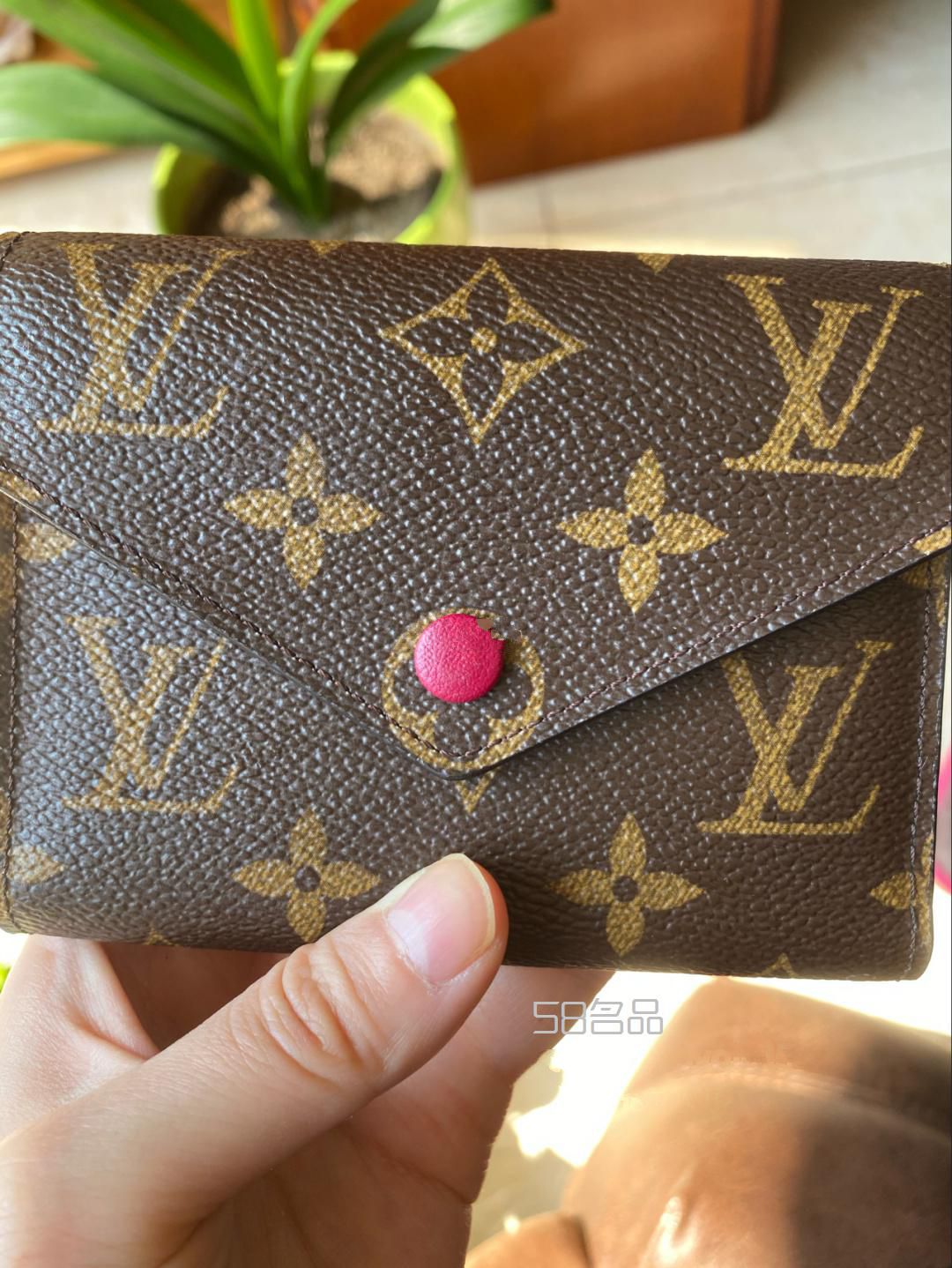 Lv包包配皮植鞣革清洗養(yǎng)護前后對比視頻,lv皮具系列_1