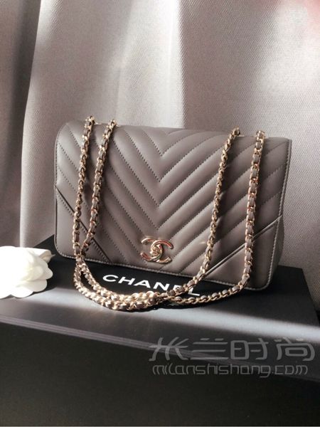 新入手美爆的香奈兒包包chanelFlapMedjum_1