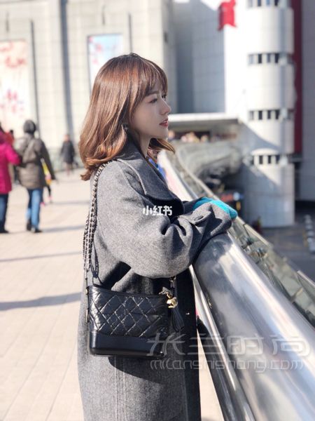 本年度最愛的包包香奈兒流浪包 真的是我最愛的一款包包了超級(jí)百搭設(shè)計(jì)獨(dú)特_1