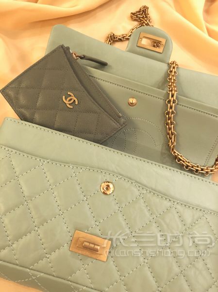向香奈兒勢(shì)力低頭 Chanel 2018春夏 薄荷綠2.55_5