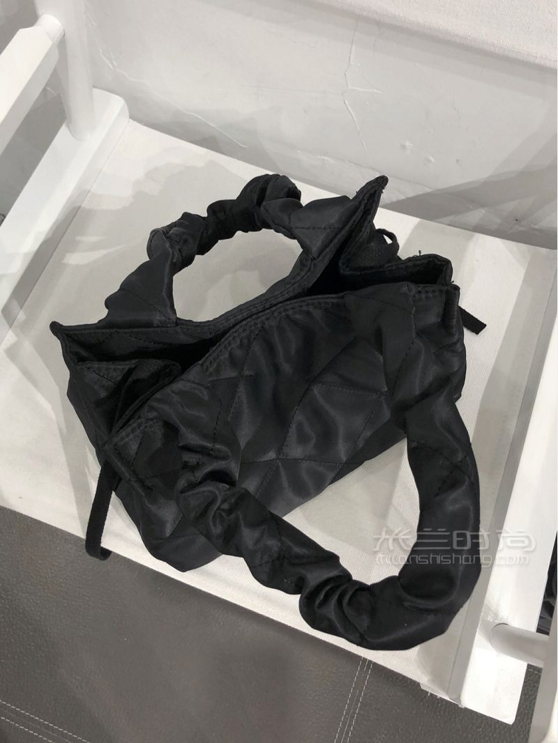 30+的菱格夾棉小黑包_3