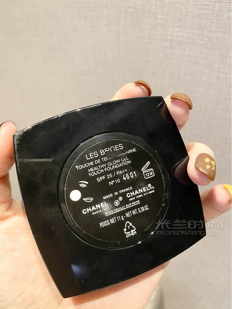 我服香奈兒的底妝就沒(méi)有不好用的。_4