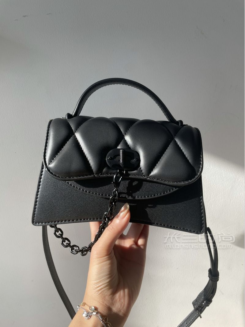 小Ck的新款包包 我是在實體店買到假了嘛？_1