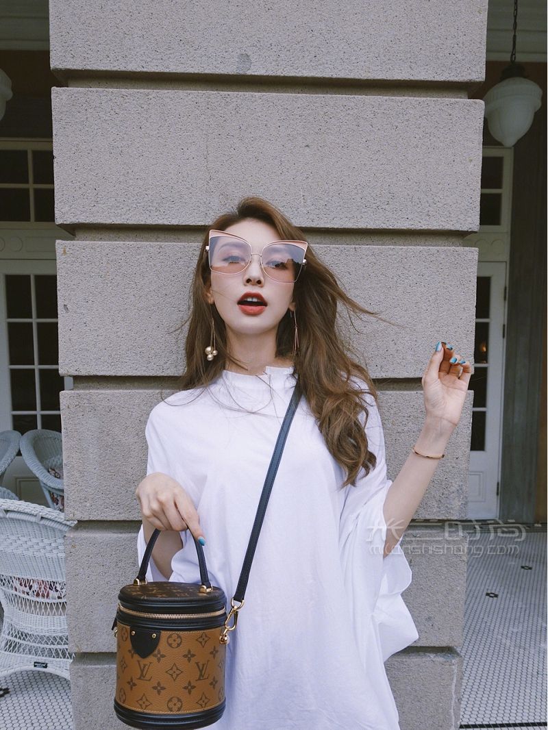 今年LV最好看的限量圓筒包 什么衣服都能搭_4