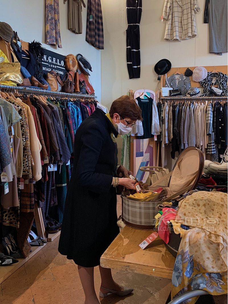 米蘭vintage中古集市 愛馬仕只要50塊！_2